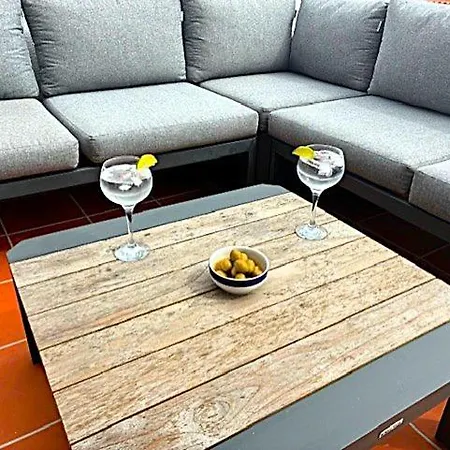 بيت ضيافة Spacious In D'el Rey 4*